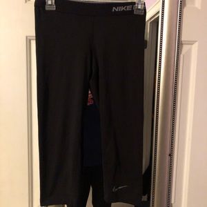 Women’s Nike pro Capri leggings